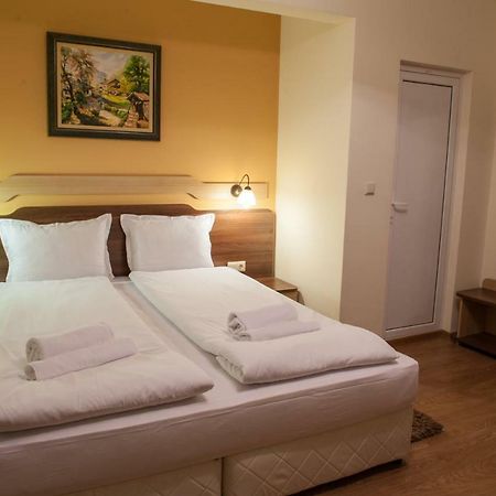 Family Hotel Balkanci Uzana Luaran gambar